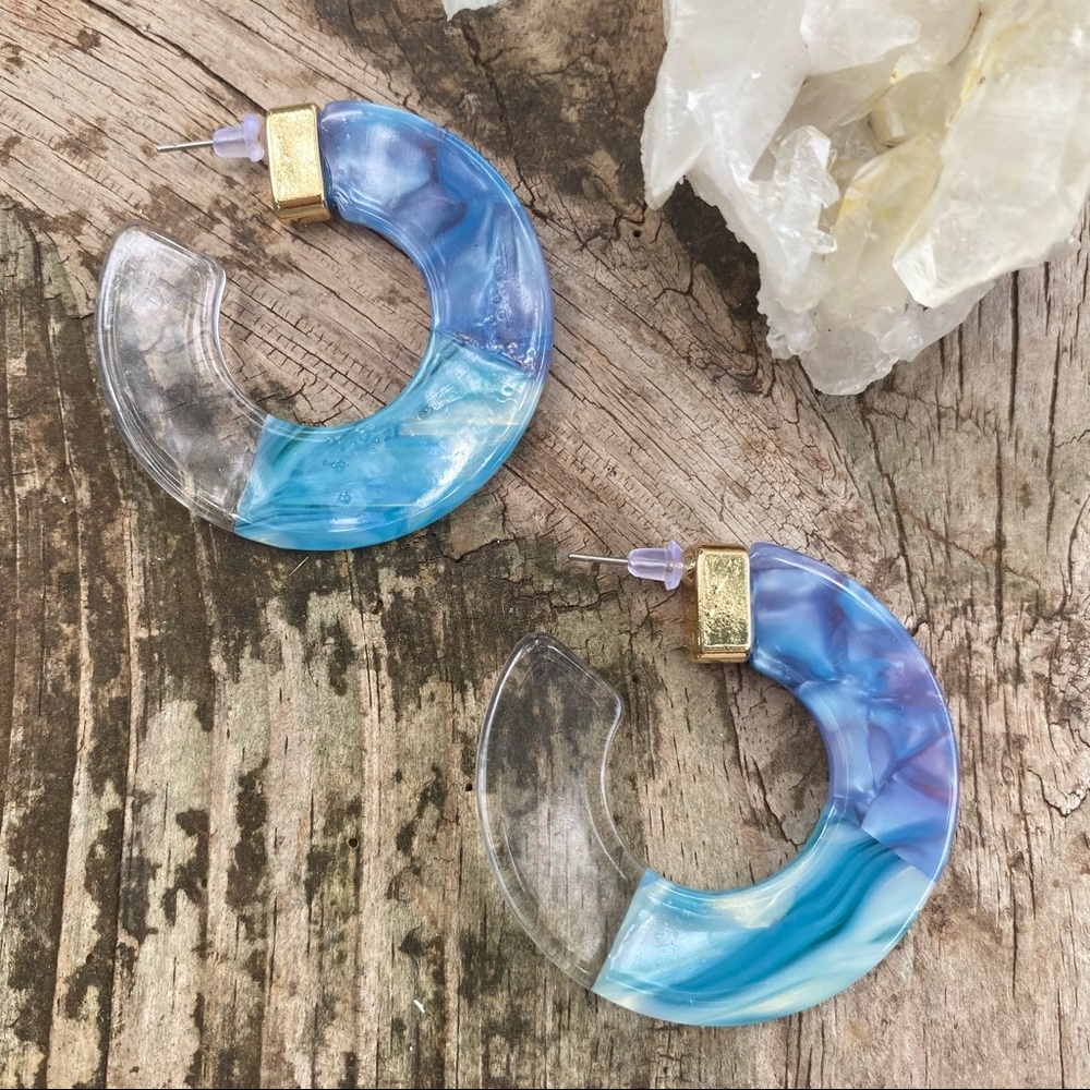 🌊Anthropologie Blue Tide Tara Resin Hoop Earrings 🌊 - Picture 2 of 6